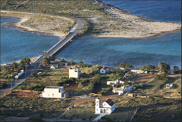 The bridge that connects the village of Dhiakofti with the island of Makrykythira.