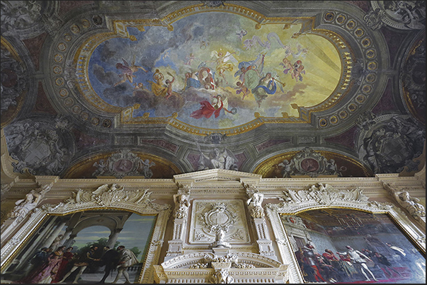 Frescoes on the Entrance Staircase, painted by Paolo Emilio Morgari, show the Apotheosis by Carlo Alberto