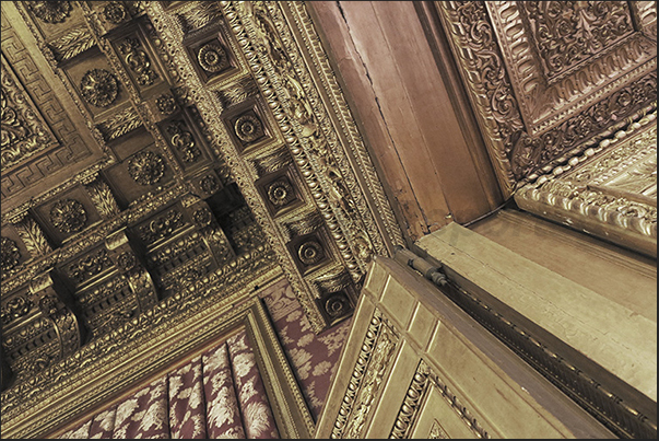 The ceiling on the door of the Throne Room