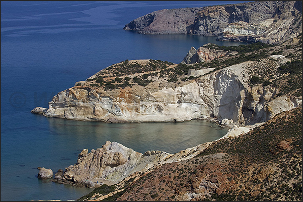The west coast of the island can only be reached by boat or along long paths along the cliff