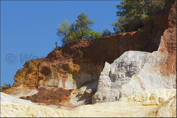 White, orange and red are the dominant colors of Provencal Canyon