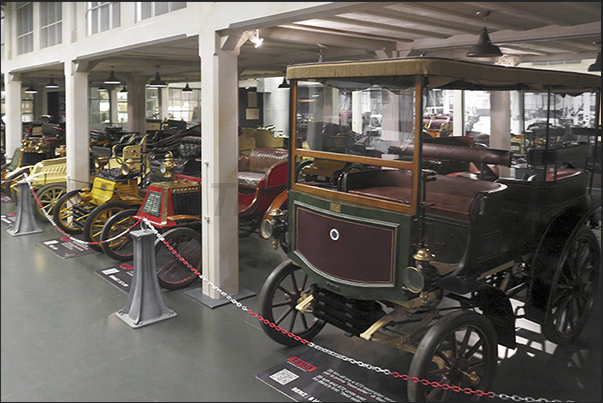 The visit starts from the oldest cars like Bernardi 1896 to FIAT 1899
