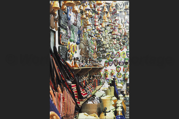 Masaya. Shop within the craft market