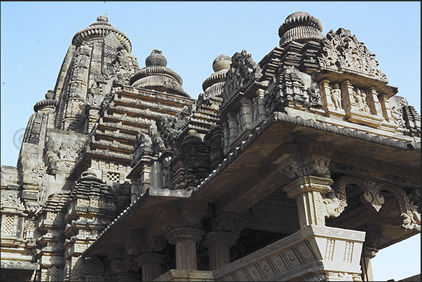 The temple complex of Khajuraho. The Temple of Love (Temple of Vashwanath). Chhatarpur town