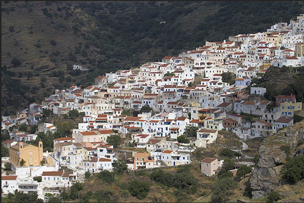 The town of Ioulis, the island's capital
