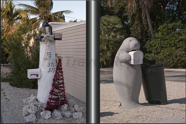 The inhabitants of the Keys Islands indulges itself to create letterboxes really weird like a lighthouse or a manatee.
