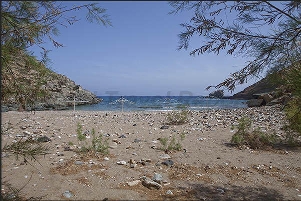 Paradisi beach in Dhialiskari bay east of Alopronia