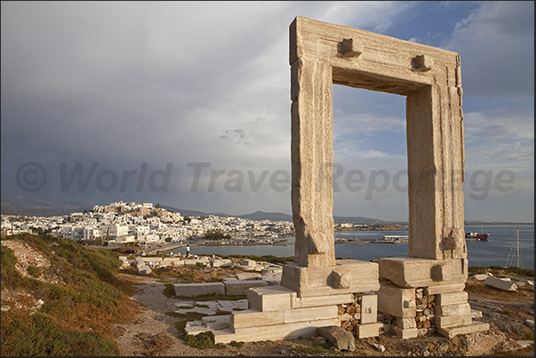The portal of Apollo temple welcomes sailors who arrive in Naxos