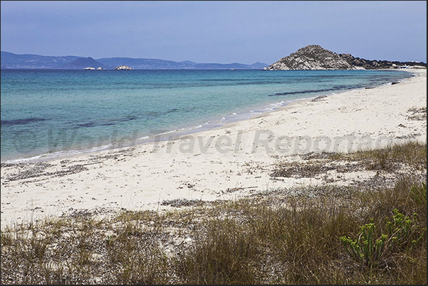 The beaches of Karades Bay (west coast) south of Naxos town
