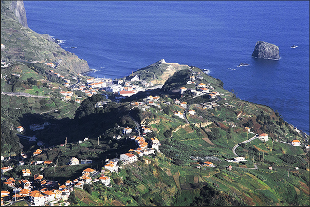 Porto da Cruz town (north-east coast)