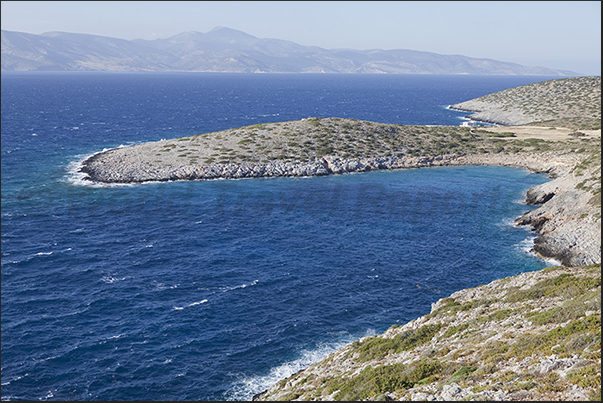 The channel that separates Heraklia from the island of Naxos
