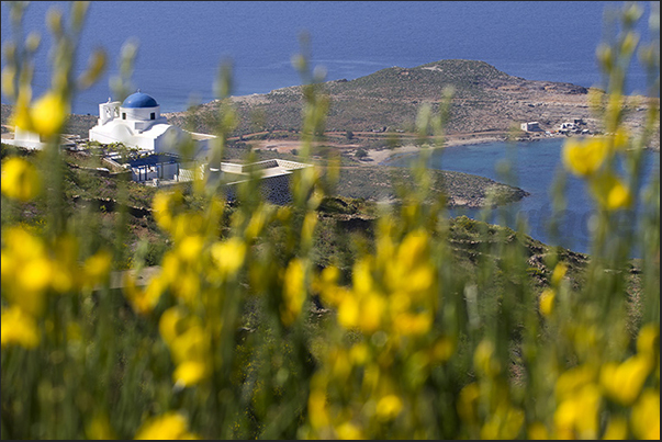 North coast. Moni Taxiarhci Monastery. Below the bay of Platis Gialos