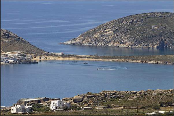 South coast. The isthmus that divides Kalapati Bay (bottom) with Aghia Anna Bay