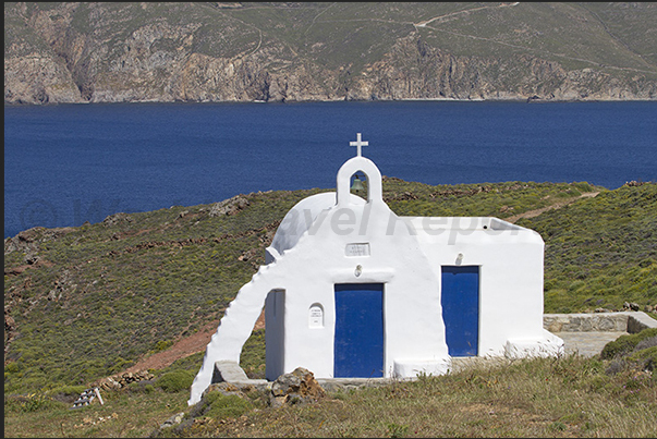 North coast. Aghios Sostis bay within the large bay of Panormos