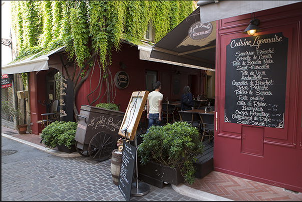 Restaurants along Rue de la République corner Rue Durand de Sartoux