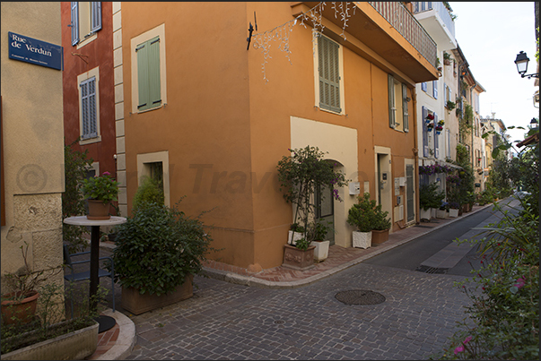 Beginning of Rue de Verdun