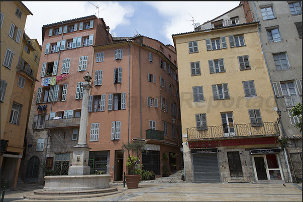 Aux Herbes square