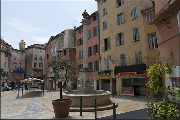 Aux Herbes square