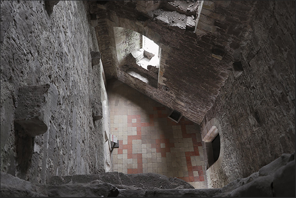 Intricate maze of rooms inside Doune Castle