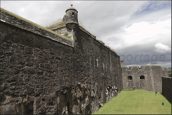 Stirling, the castle walls