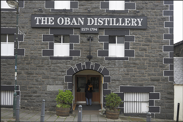 The Oban Scotch Whisky Distillery, founded in 1794, is one of the oldest in Scotland