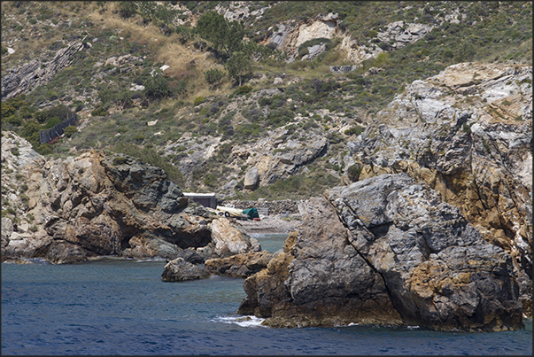 The rocky east coast and the rocks of Kommeno