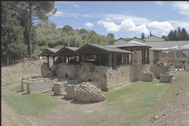 Area of the bathrooms and latrines where guests stopped before entering the villa Area of the bathrooms and latrines where guests stopped before entering the villa