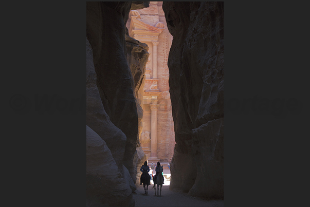 El-Khasneh Temple, reveals itself to the visitor gradually, revealing more details the closer you get to the exit from the canyon