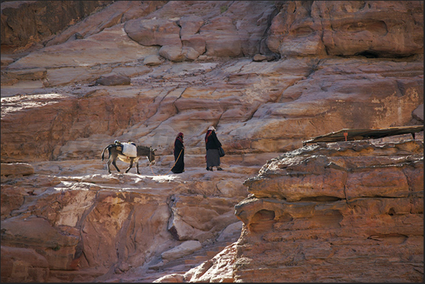 The path that leads to the top of Petra where you will find the ancient monastery