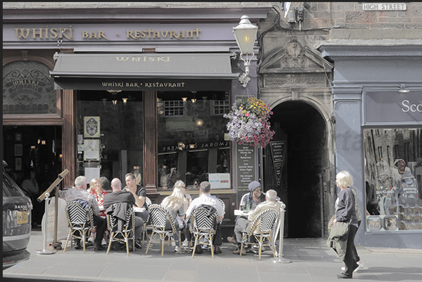 Numerous shops offer tastings of whiskies produced in the region's distilleries