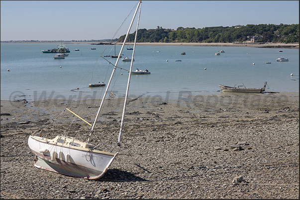 Cancale Bay at low tide