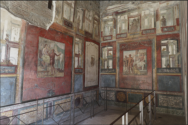 Villa Vettii is one of the most important finds in Pompei which preserves frescoes on the life and culture of the Romans