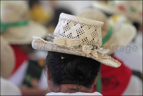 On Sunday, at church to Arutanga, women wear their best hats