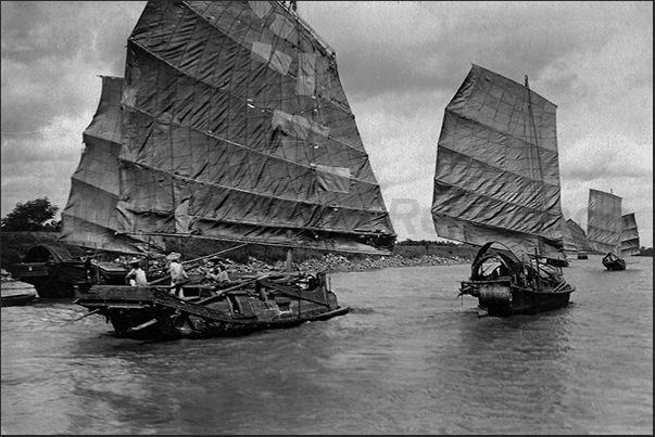 Junks, traditional Chinese boats