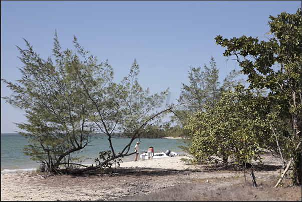 Cobourg Peninsula. Beaches near the ruins of the first British colonial settlement (1830)