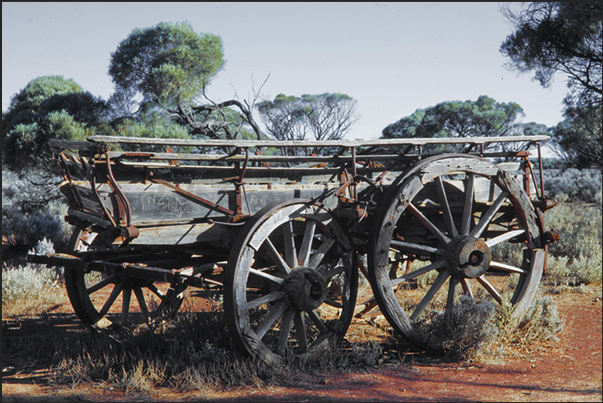 Kingoonya Iron Knob Road. An old chariot used by the first settlers arrived in this land