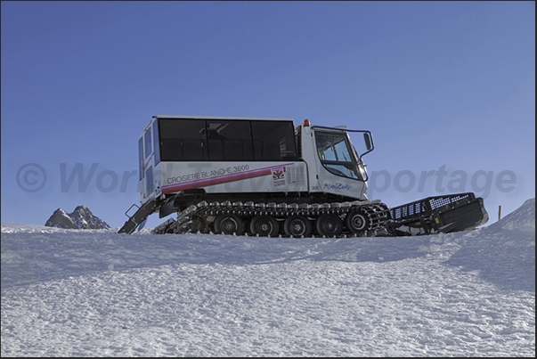 Tracked vehicle used for the White Cruise, an excursion to discover the glacier