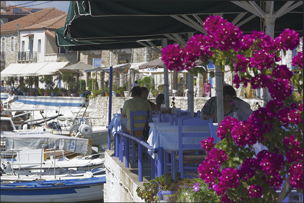 Agios Nikolaos. Seafront restaurants