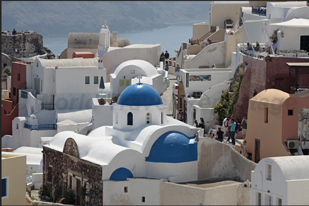 Thira, Imerovigli and Oia are the three major cities built on the Caldera, the cone of an ancient volcano