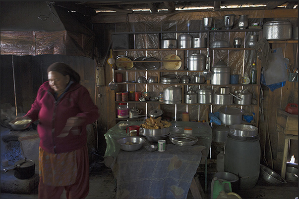 Bengkar village (2630 m). Kitchen of restaurant
