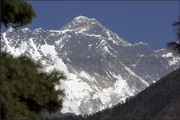 Viewpoint on the Everest (8848 m) before arriving at Namche Bazaar 