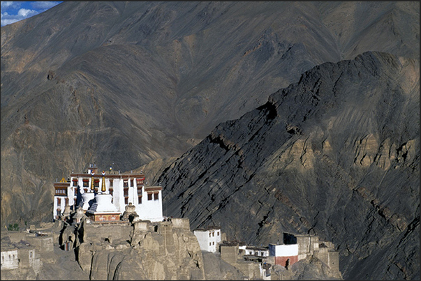 Lamayuru Monastery (3510 m) on the road to Leh. Built in 1000 a.C. is the oldest monastery of Tibetan Buddhist tradition in India