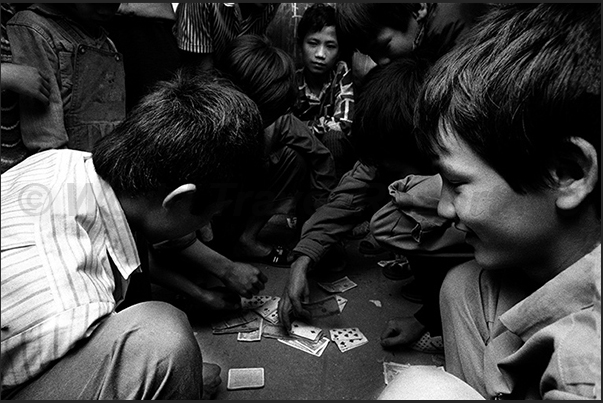Hanoi. Gambling in the streets of the old quarter of the town